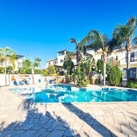 Serena Townhouse Пейя Екстер'єр фото
