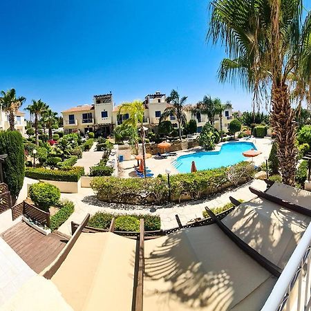 Serena Townhouse Пейя Екстер'єр фото