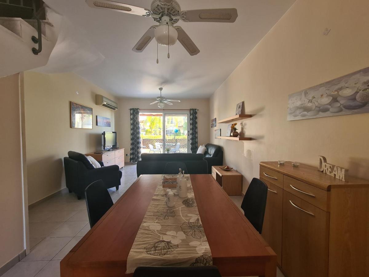 Serena Townhouse Пейя Екстер'єр фото