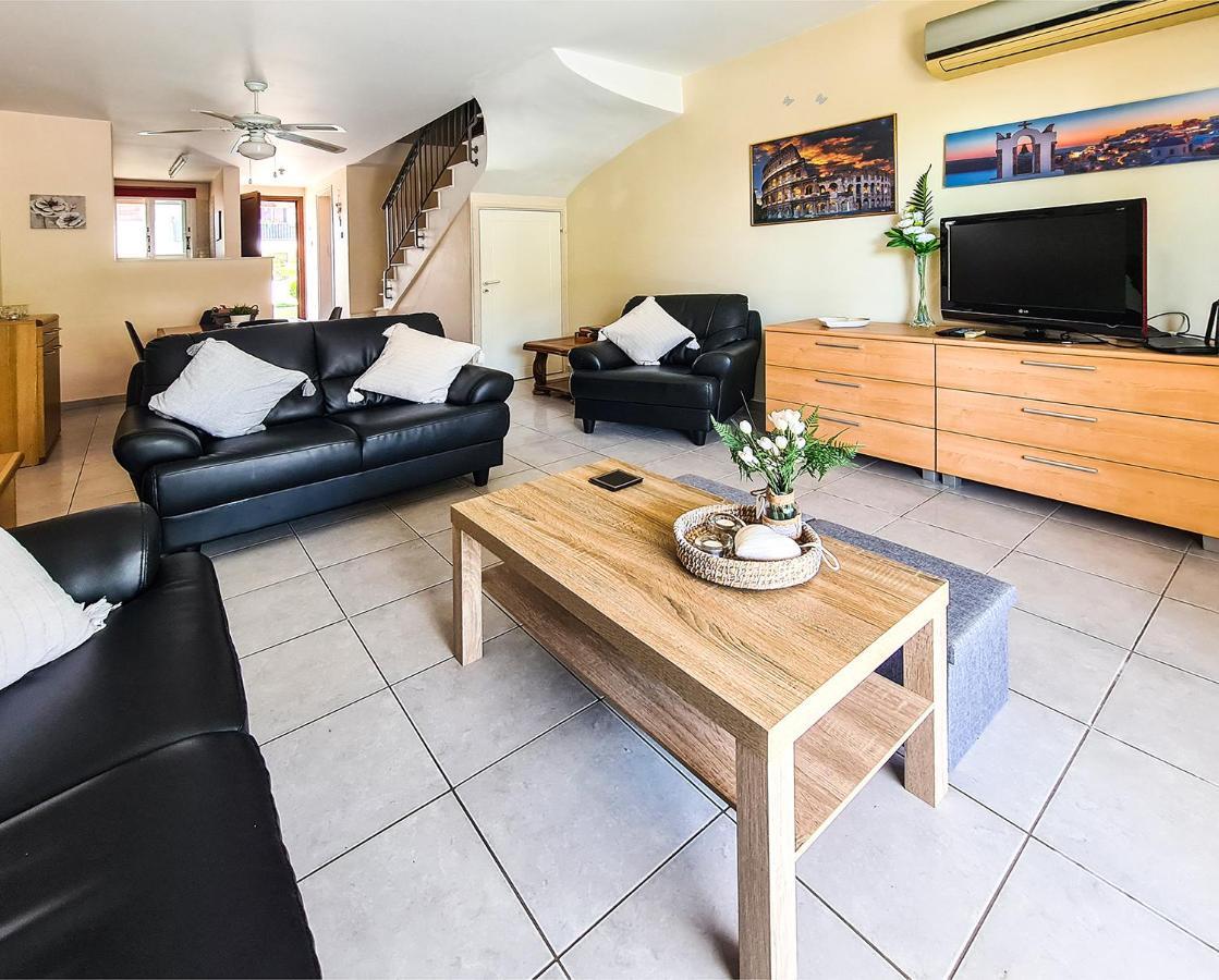 Serena Townhouse Пейя Екстер'єр фото