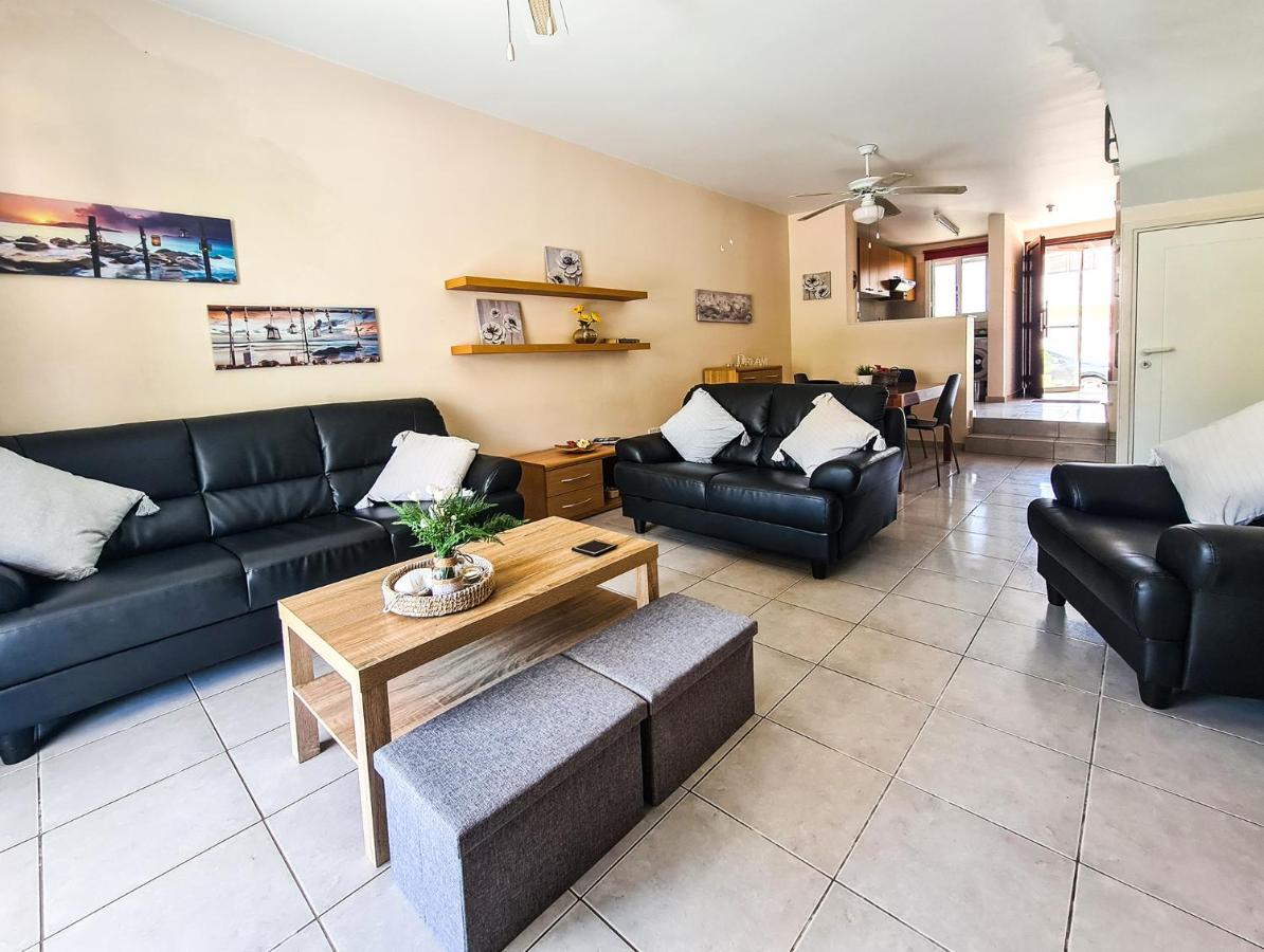 Serena Townhouse Пейя Екстер'єр фото