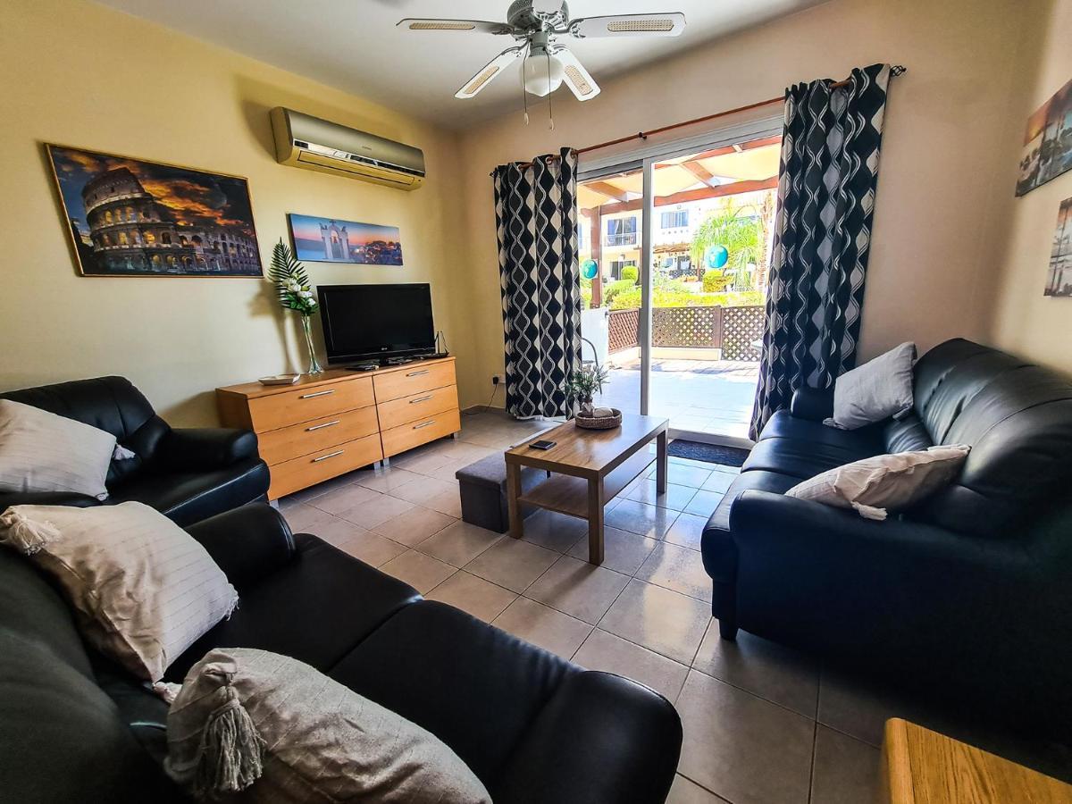 Serena Townhouse Пейя Екстер'єр фото