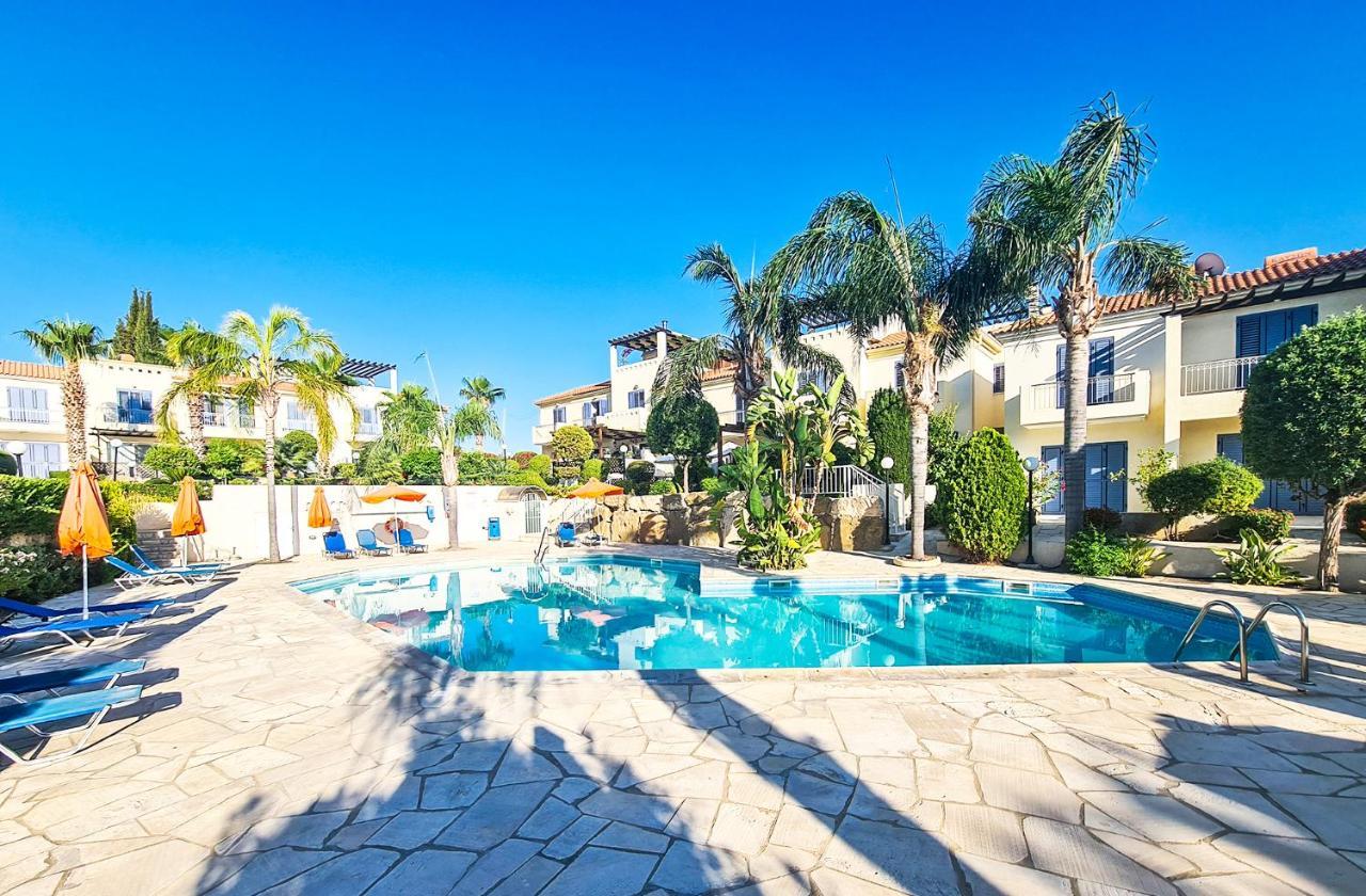 Serena Townhouse Пейя Екстер'єр фото