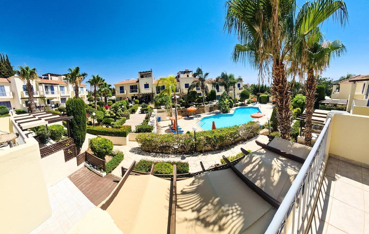 Serena Townhouse Пейя Екстер'єр фото