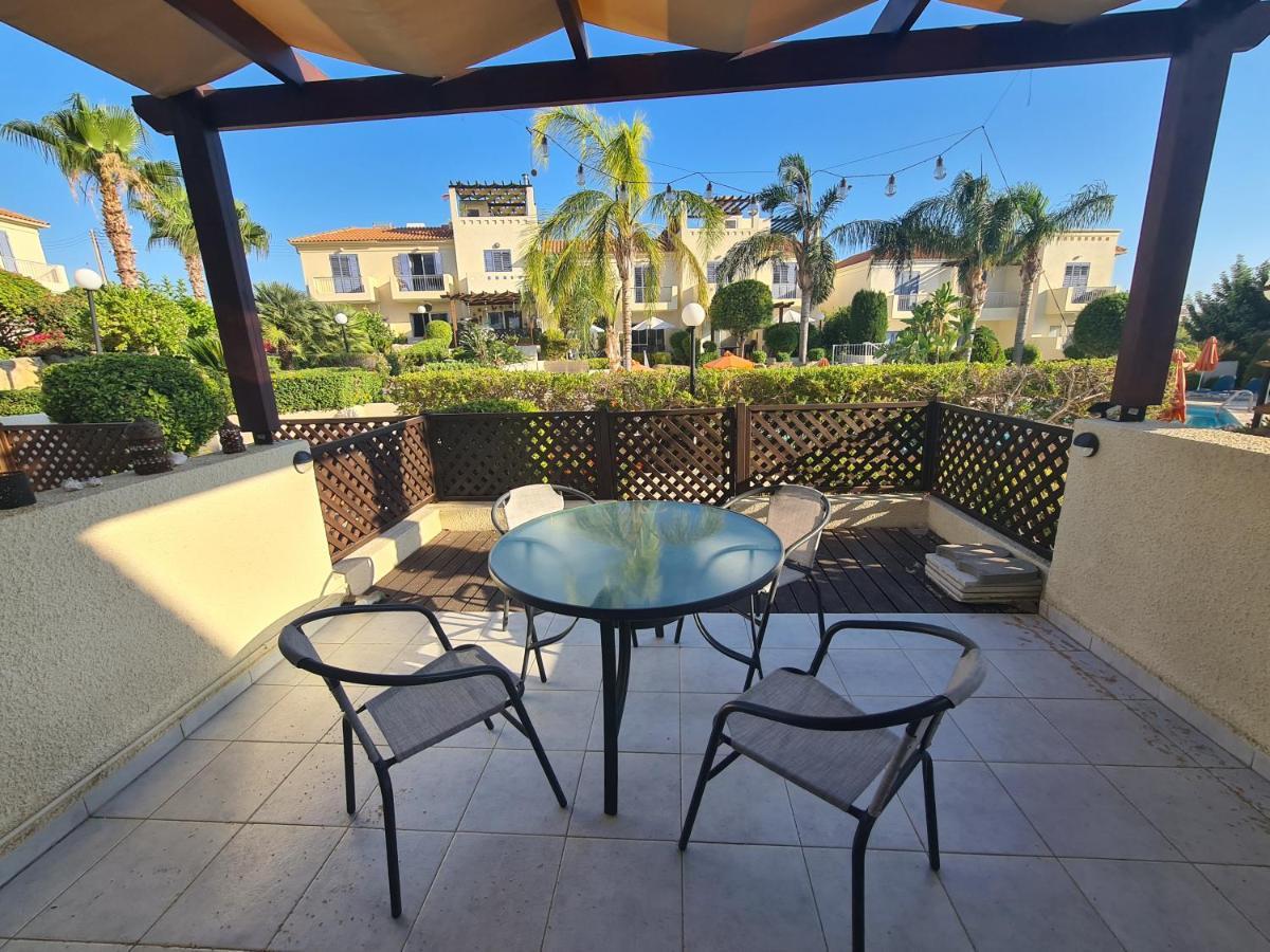 Serena Townhouse Пейя Екстер'єр фото